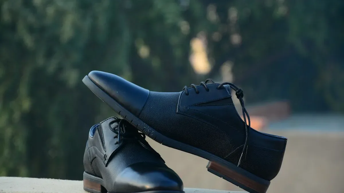 comment entretenir et faire briller ses derbies en cuir pour conserver un look impeccable — Comment entretenir et faire briller ses derbies en cuir pour conserver un look impeccable ?
